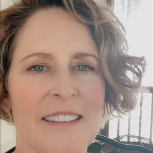 Meet your Posher, Deana
